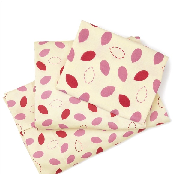 🔴SOLD🔴Skip Hop Ladybug Toddler Bedding set - Picture 2 of 6